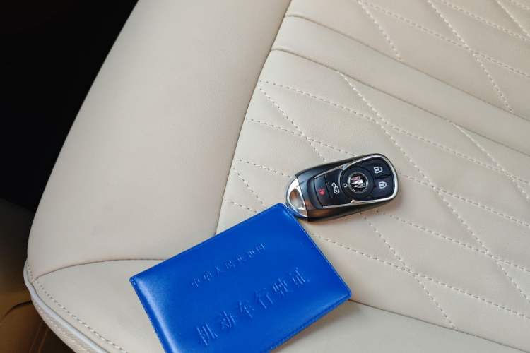 Used Buick GL8 2023 Facelifted Land Cruiser Executive Luxury Version Vehicle Key