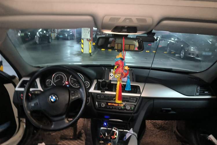 Used BMW 3 Series 2014 320Li Fashion Model Headliner