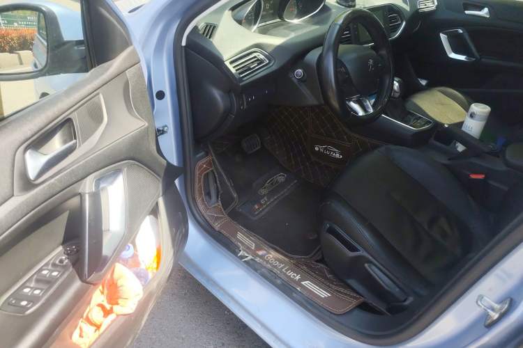 Used Peugeot 308S 2015 1.2T Automatic Jingchi Edition
