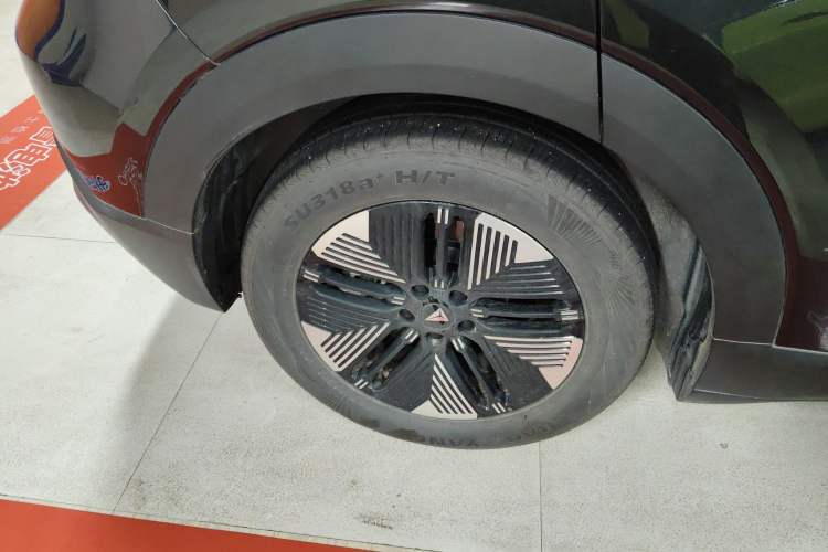 Used Deepal S05 2024 510Max Pure Electric Version Right Rear Wheel Hub