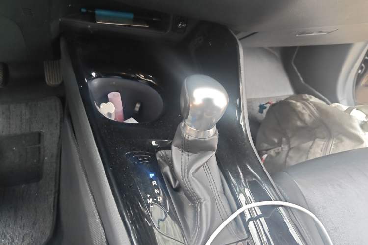 Used Toyota IZOA 2018 2.0L Yichi Version China VI Standard