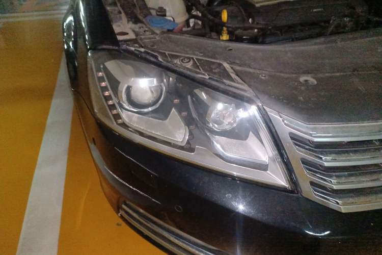 Used Volkswagen Magotan 2015 Revised Version 2.0 TSI Prestige Edition Right Front Headlight