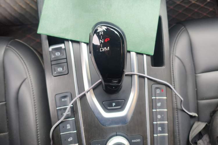 Used Wey VV5 2019 1.5T Two-Wheel Drive Smart Pioneer Gear Lever