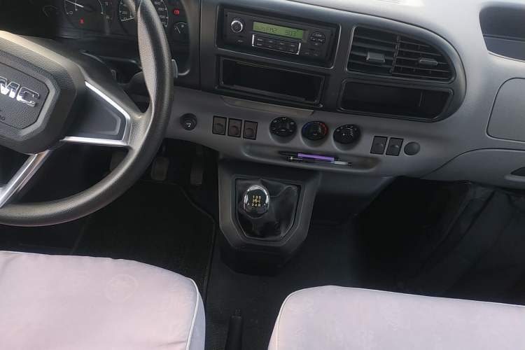 Used JMC Transit 2017 2.8T Commercial Version Short Wheelbase Mid-Roof 6/7/8-Seater JX493