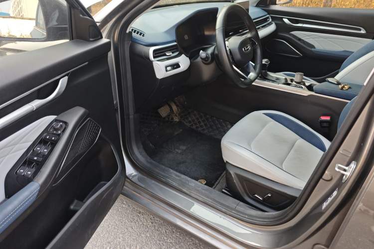 Used Geely Auto Emgrand 2022 4th Generation 1.5L CVT Flagship Model Driver Seat