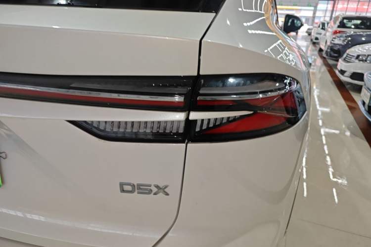 Used Roewe D5X DMH 2024 135 Tech Edition
