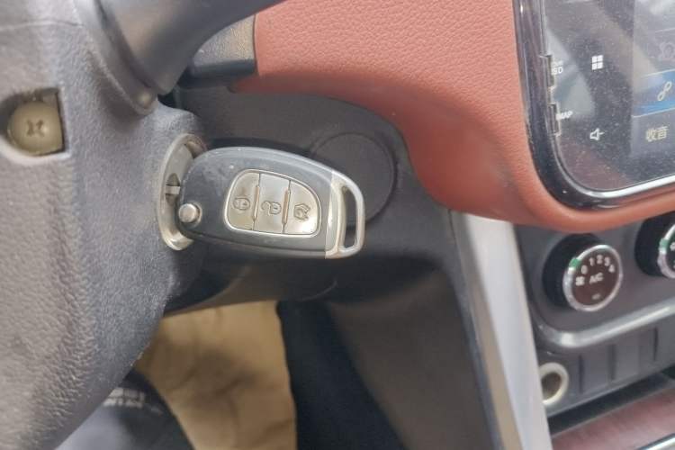 Used HYOSOW S3 2016 S3L 1.5L Manual Premium Edition Interior 1