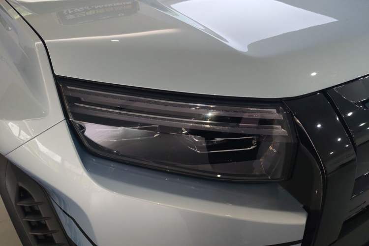 Used Formula Leopard Titanium 3 2025 501KM All-Wheel Drive Intelligent Driving Ultra Version