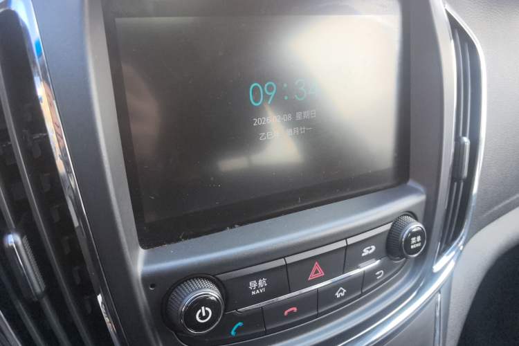 Used Baojun 560 2015 1.8L manual luxury version