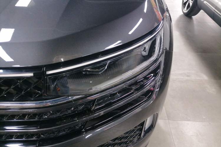 Used Volkswagen Tavendor 2023 380TSI Four-Wheel Drive R-Line Cruise Edition