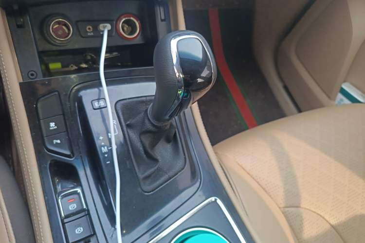 Used Baojun 730 2017 1.8L iAMT Luxury Version 7-Seater
