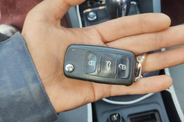 Used Volkswagen Sagitar 2018 280TSI DSG Comfort Model Vehicle Key