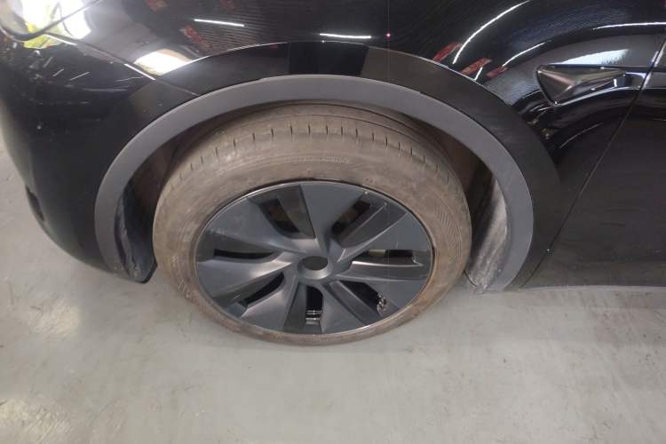 Used Tesla Model Y 2024 Rear-Wheel-Drive Version Left Front Wheel Hub