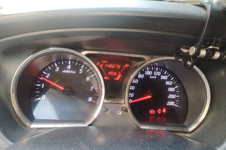 Used Nissan Livina 2013 1.6XE Manual Comfort Edition
