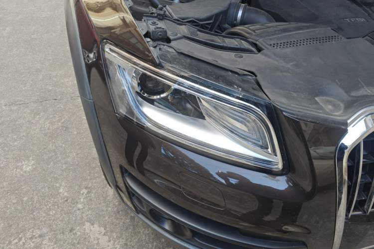 Used Audi Q5 2018 Collector's Edition 40 TFSI Technology Model
