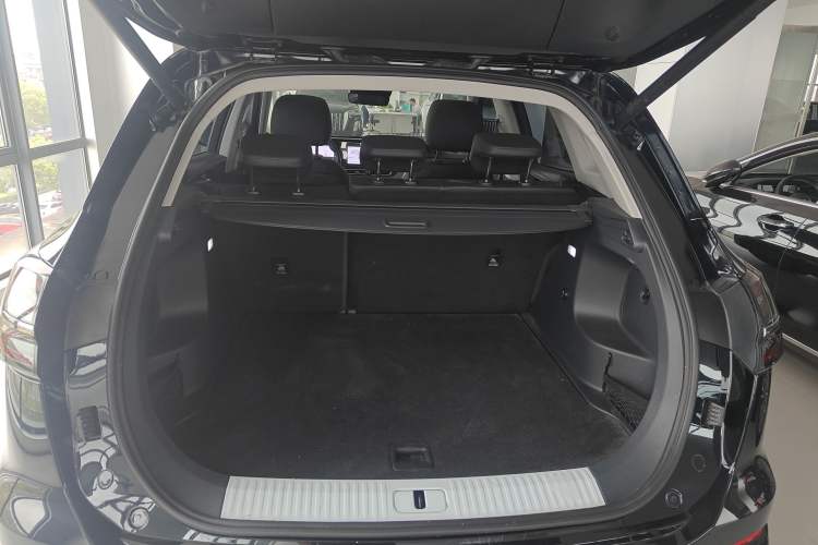 Used Hongqi HS5 2023 2.0T Qixiang Pro Edition Trunk