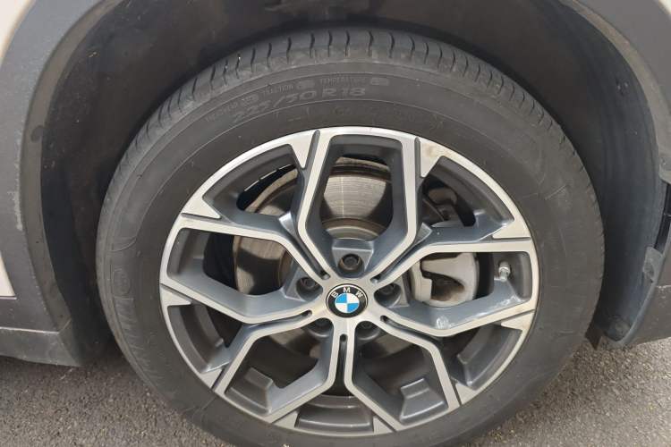 Used BMW X1 2022 sDrive25Li Leading Model Right Front Wheel Hub