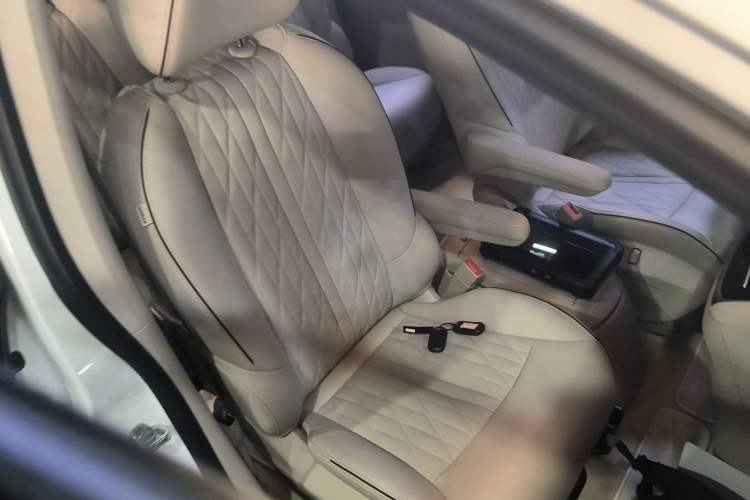 Used Buick GL8 2022 Land Business Class 652T Luxury Model