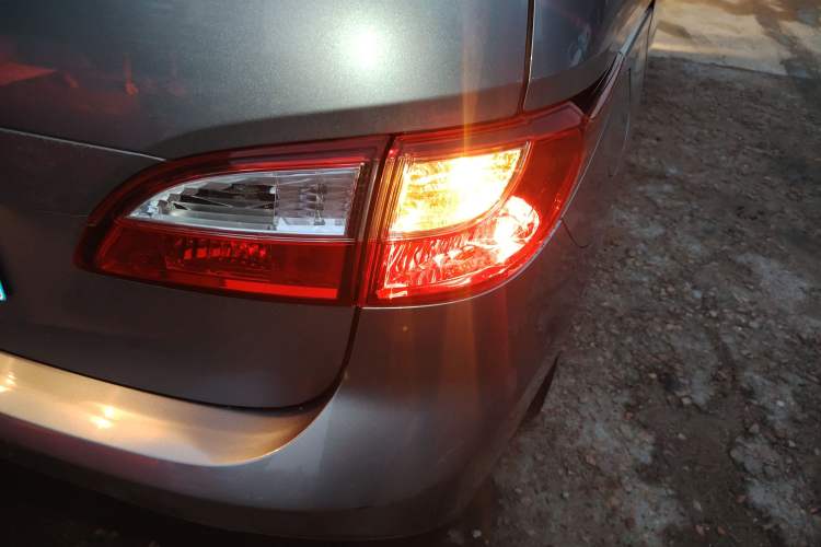 Used Mazda Mazda 5 2013 2.0L Automatic Luxury Edition
