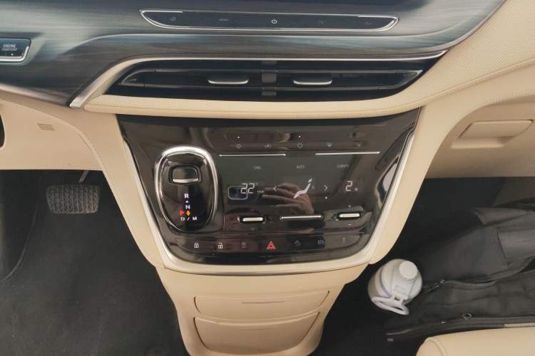 Used Buick GL8 2022 ES Landtrek 653T Luxury Edition
