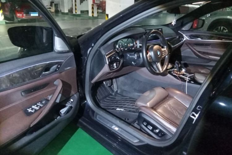 Used BMW 5 Series 2018 540i M Sport Package Driver Seat