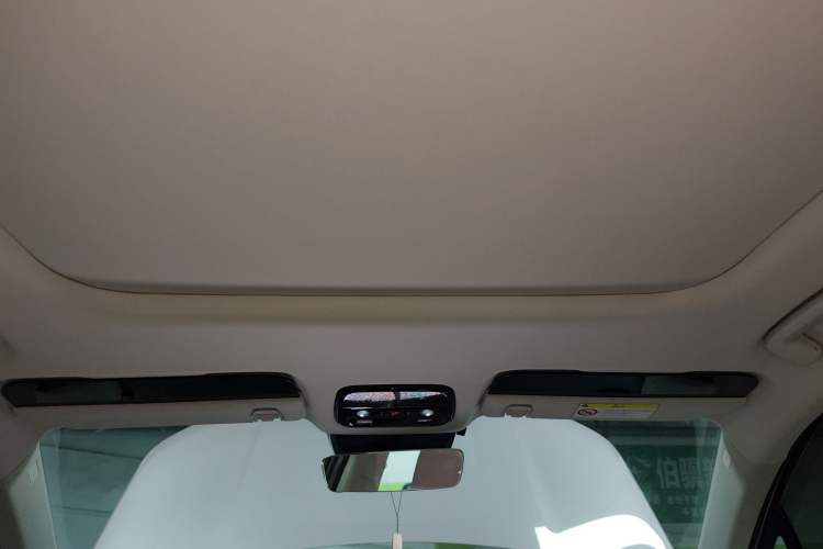 Used Lynk & Co 06 EM-P 2025 EM-P 126 Long-Range Halo
