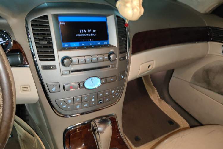 Used Buick Park Avenue 2009 2.8 Comfort Edition Audio And AC Panel