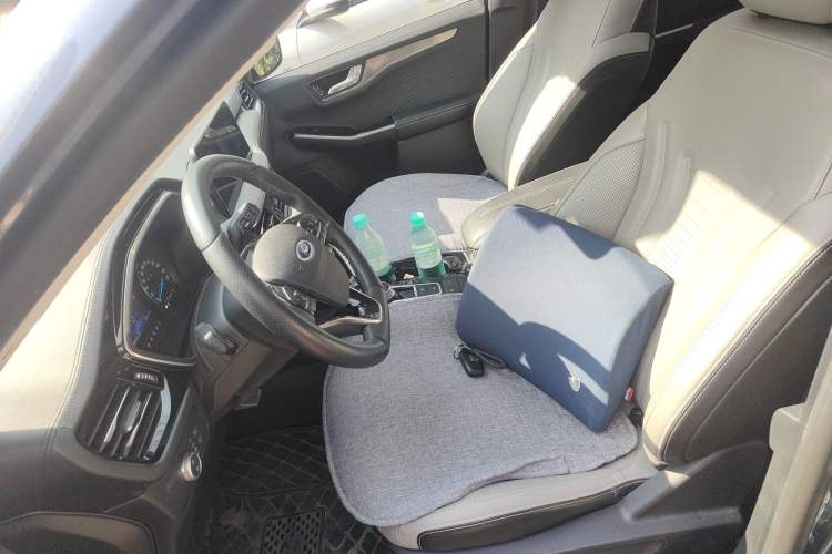 Used Ford Escape 2020 EcoBoost 245 Two-Wheel-Drive Titanium Edition
