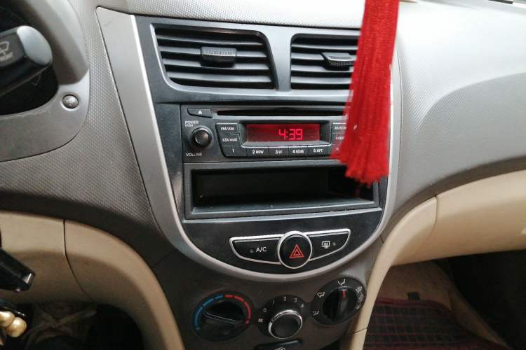 Used Hyundai Verna (older generation) 2010 Sedan 1.4L Manual Comfort GS
