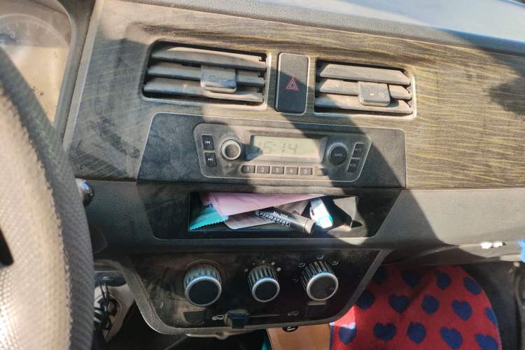 Used Jinbei Hiace X30 2013 1.3L Standard Version Audio And AC Panel