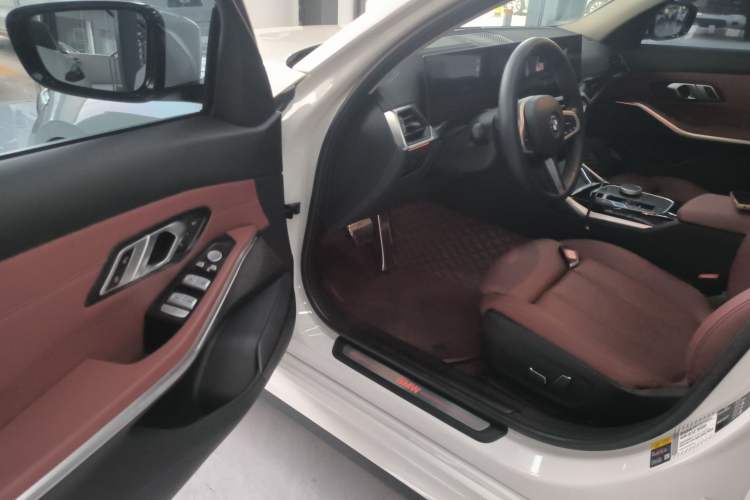 Used BMW i3 2024 eDrive 35 L Driver Seat