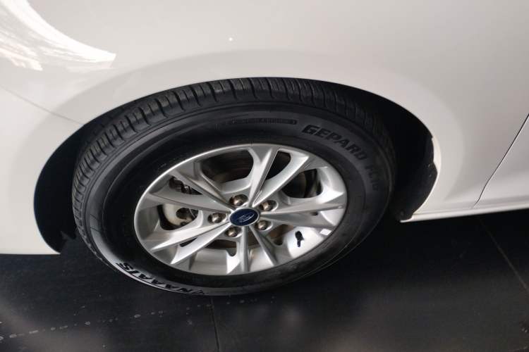 Used Ford Escort 2021 1.5L Automatic Gold Edition Exterior 4