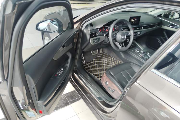 Used Audi A4L 2018 30th Anniversary Edition 40 TFSI Trendy Model
