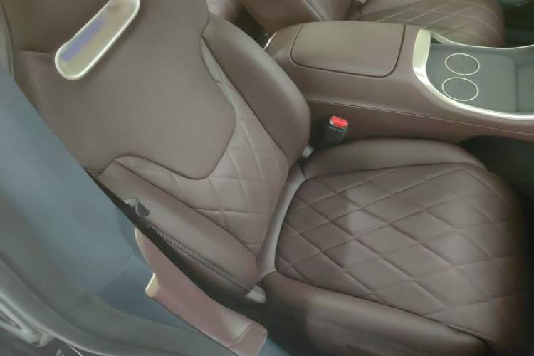 Used Avatr 11 2025 Ultra Extended-Range Edition Right Front Seat