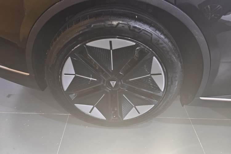 Used Deepal SL03 2022 515 Pure Electric Version Right Rear Wheel Hub