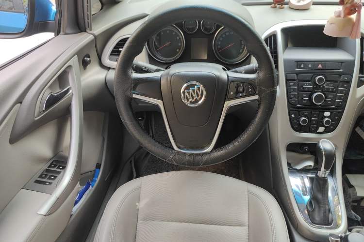 Used Buick GT 2010 XT 1.6L Automatic Fashion Edition Steering Wheel