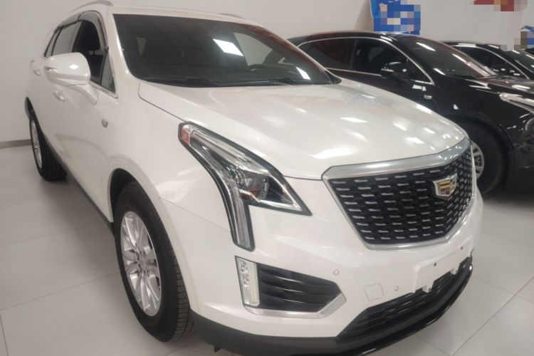 Used Cadillac XT5 2020 28T Tech Edition Front Right 45 Deg