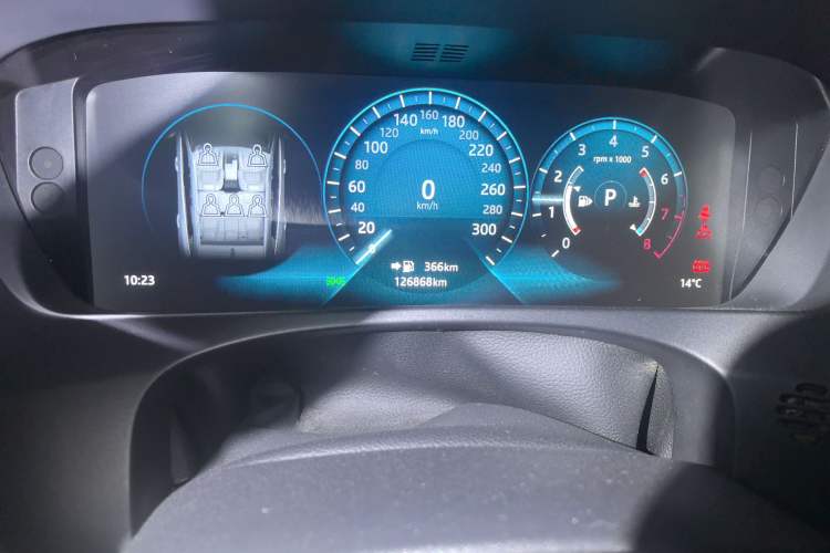 Used Jaguar F-PACE 2016 2.0T Two-Wheel-Drive R-Sport Sport Edition Odometer Close Up