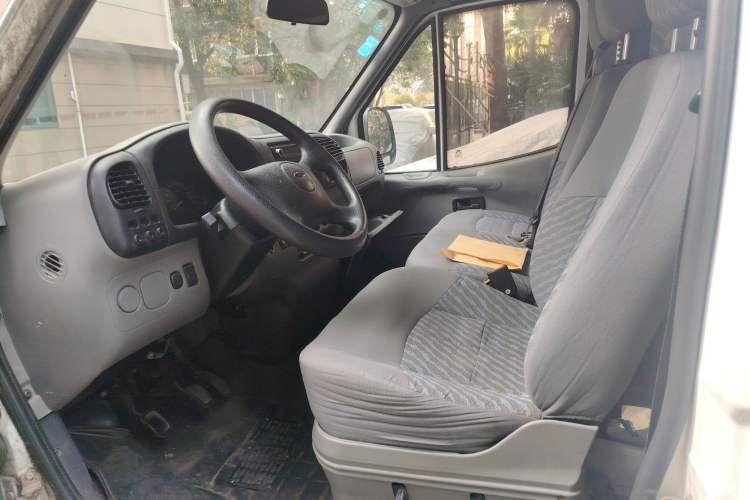 Used Ford Classic Transit 2013 2.8T Diesel Logistics Model with Short Wheelbase and Mid-Roof JX493ZLQ4