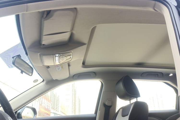 Used Bestune T77 2023 1.5T Automatic Luxury Model Headliner