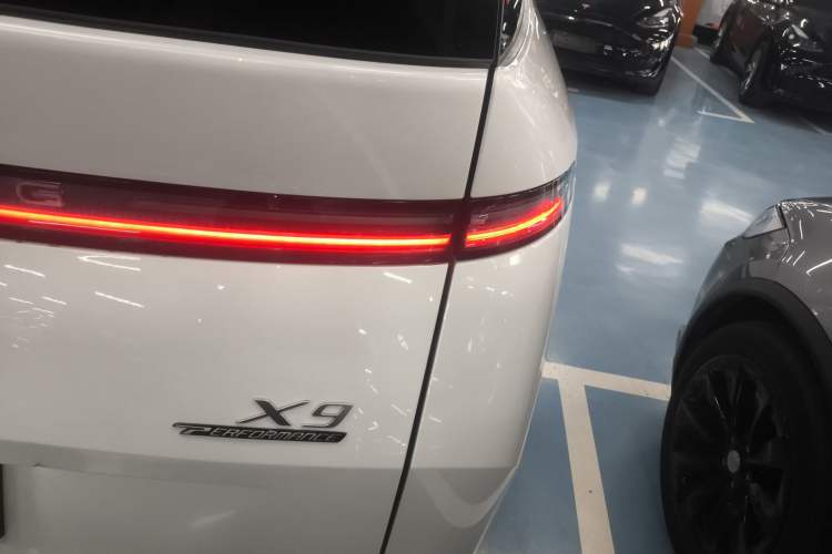 Used XPeng X9 2024 702 Ultra-Long Range Max
