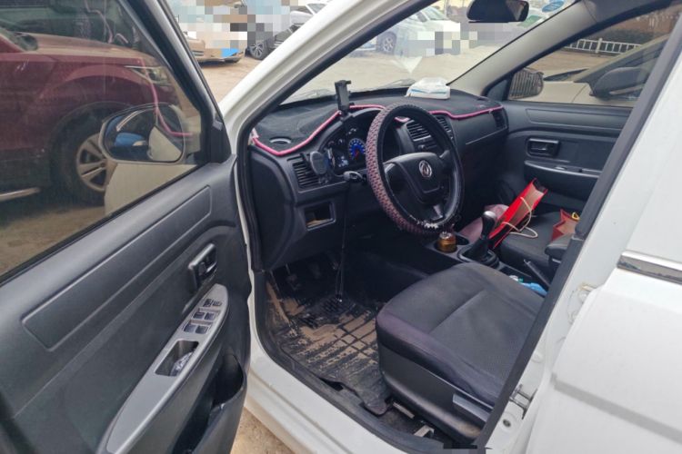 Used Dongfeng Fengon 330 2014 1.5L Manual Standard Edition DK15-02 Driver Seat