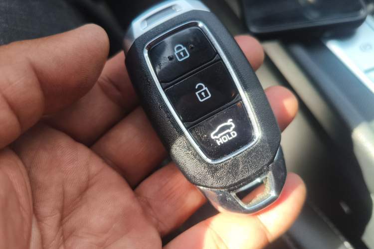 Used Hyundai Elantra 2021 1.5L CVT LUX Prestige Edition Vehicle Key