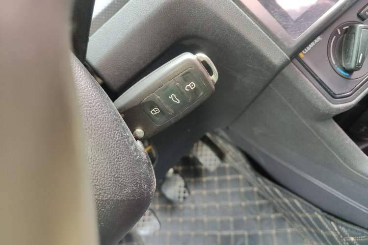 Used Volkswagen Jetta 2017 1.5L Manual Fashion Edition