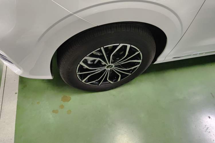 Used Roewe iMAX8 New Energy 2025 1.5T DMH Lu Zun Deluxe Edition Left Front Wheel Hub