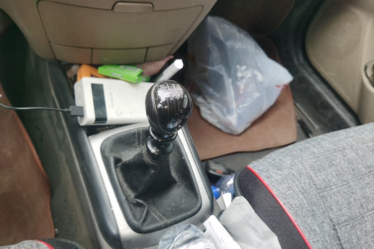 Used Hyundai Celesta 2011 1.6L Manual Comfort Edition Gear Lever