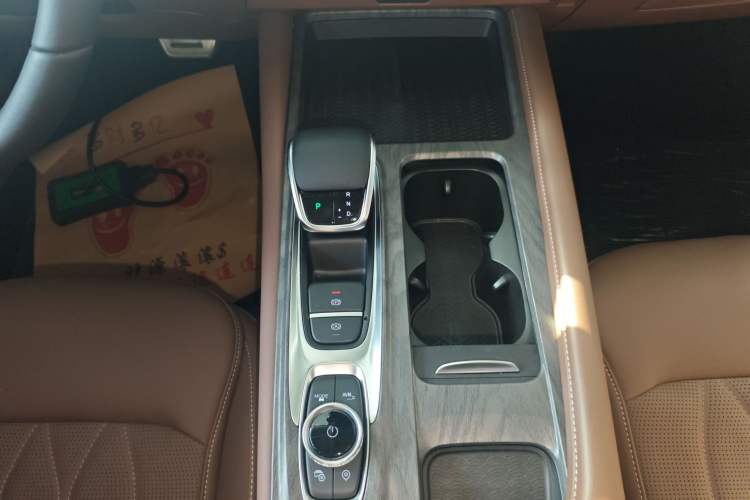 Used Chery Arrizo 8 2023 High-Performance Edition 2.0T DCT Powerfully Equipped Gear Lever