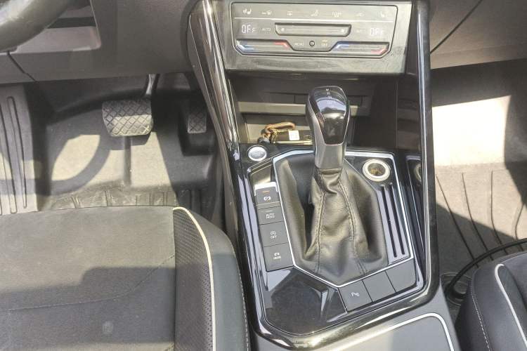 Used Volkswagen Tayron 2020 330TSI Two-Wheel Drive Luxury Connected Pro Edition