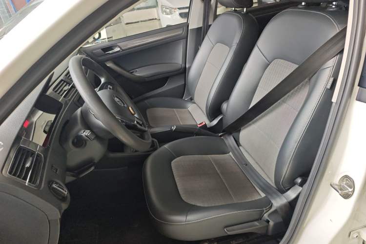 Used Volkswagen Santana 2016 1.6L Manual Comfort Edition Left Front Seat