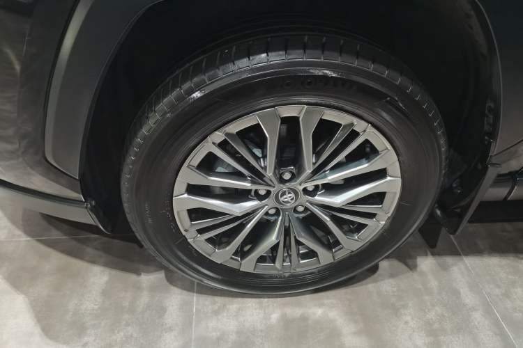 Used Toyota Wildlander 2023 Dual-Motor 2.5L E-CVT Two-Wheel Drive Luxury PLUS Edition